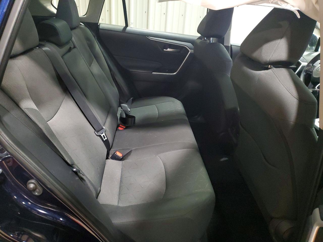 2024 TOYOTA RAV4 XLE photo 11
