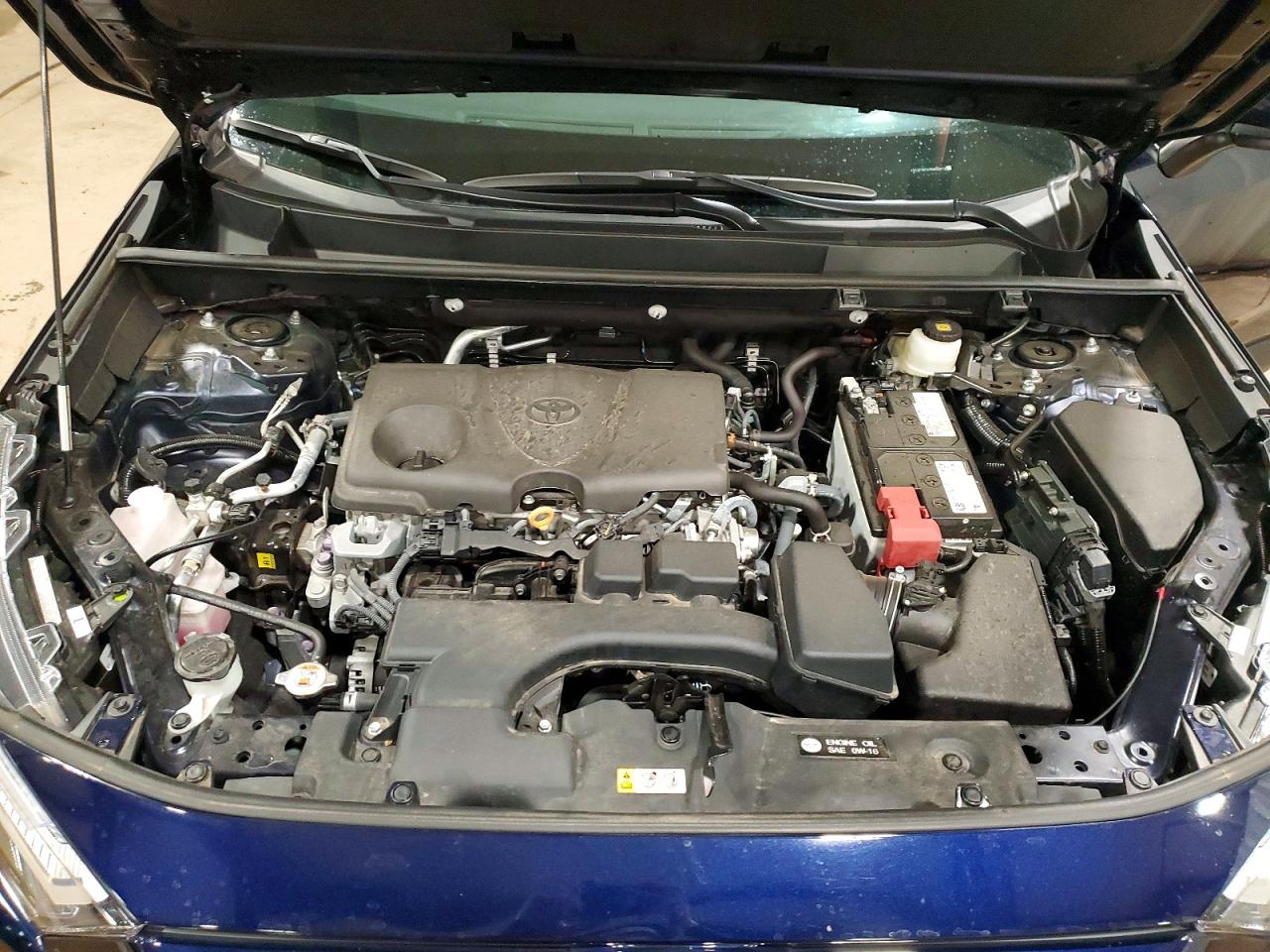 2024 TOYOTA RAV4 XLE photo 12