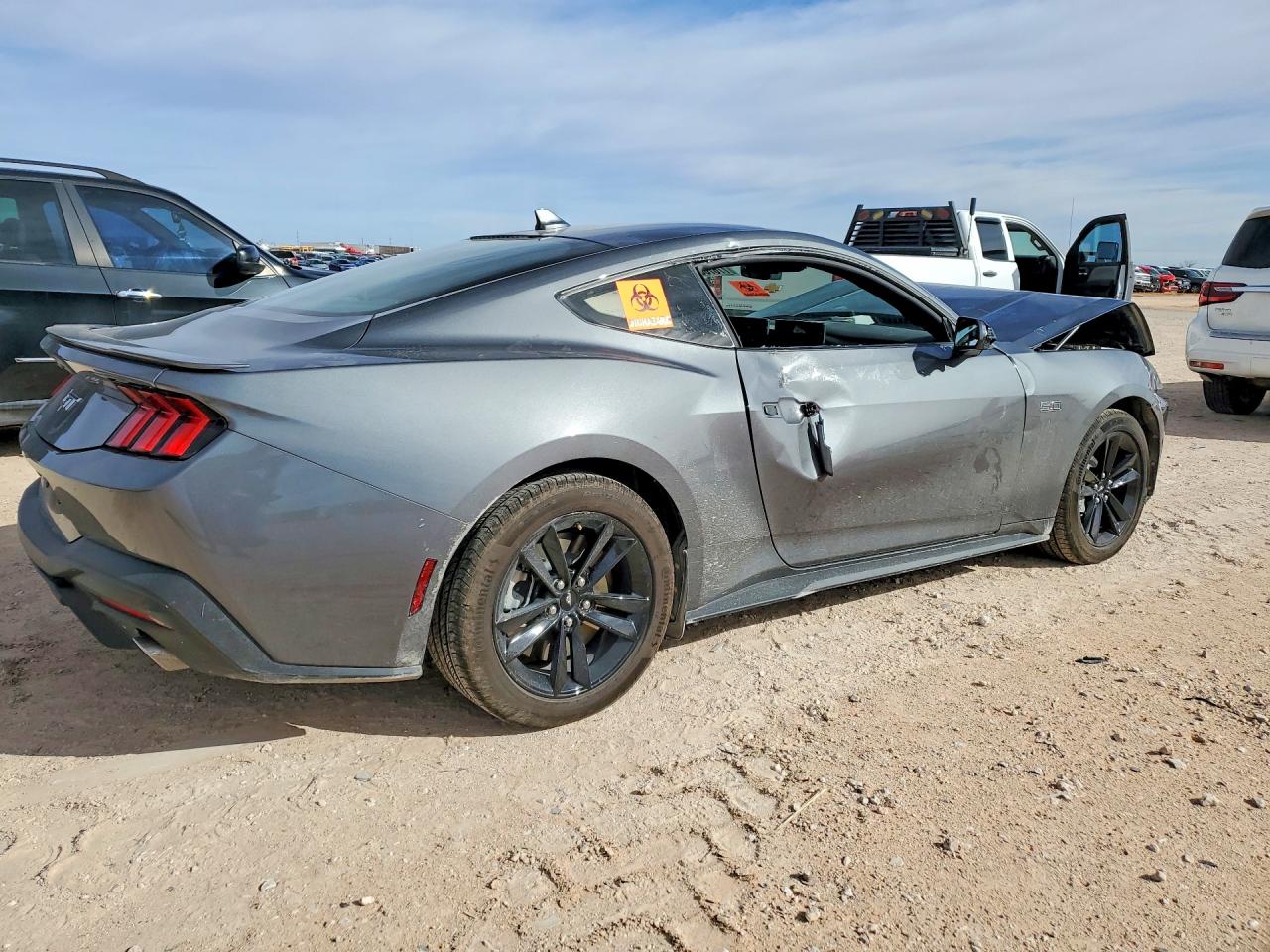2025 FORD MUSTANG GT photo 3