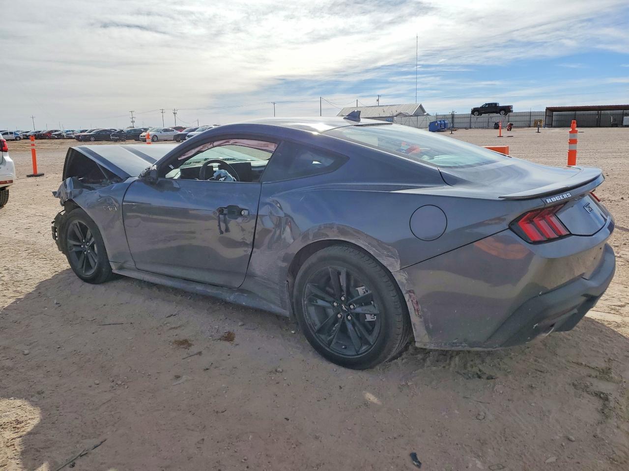 2025 FORD MUSTANG GT photo 2