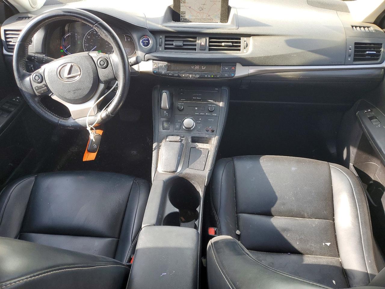 2017 LEXUS CT 200 photo 8