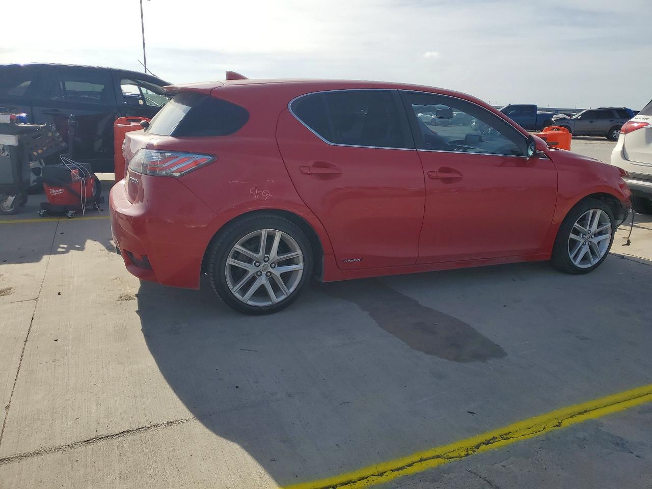 2017 LEXUS CT 200 photo 3