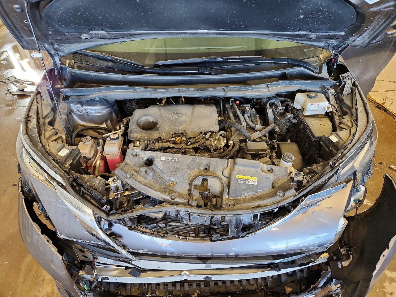 2022 TOYOTA SIENNA XLE photo 31