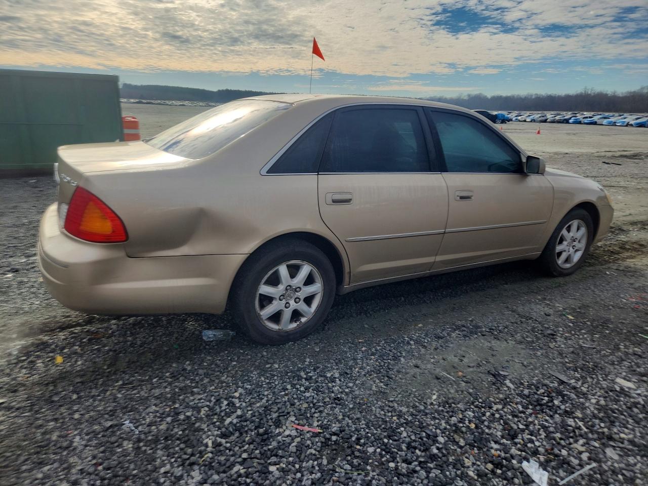 2002 TOYOTA AVALON XL photo 5