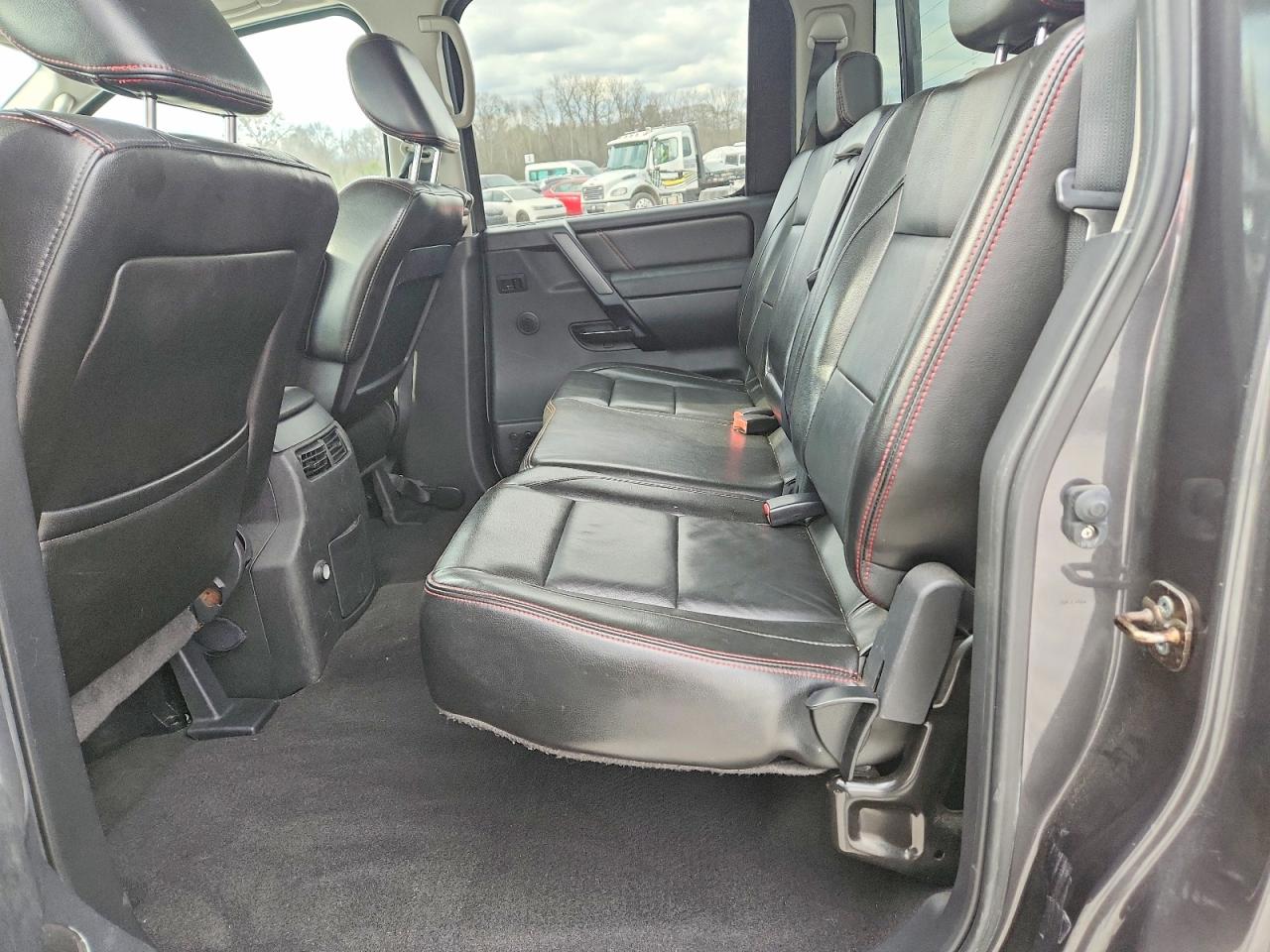 2011 NISSAN TITAN SV photo 19
