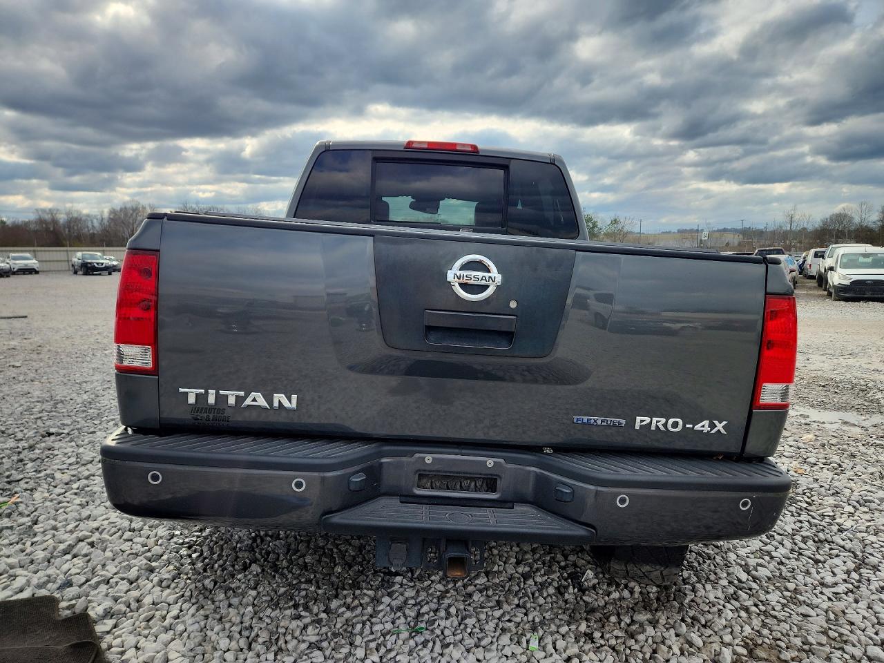 2011 NISSAN TITAN SV photo 11