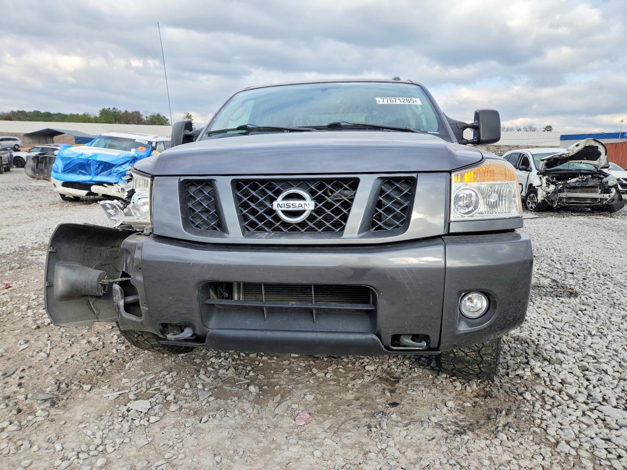 2011 NISSAN TITAN SV photo 9