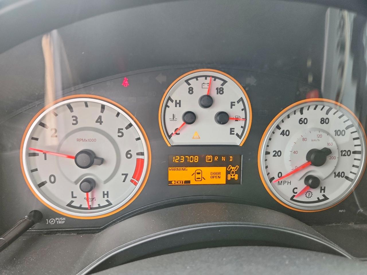 2011 NISSAN TITAN SV photo 17