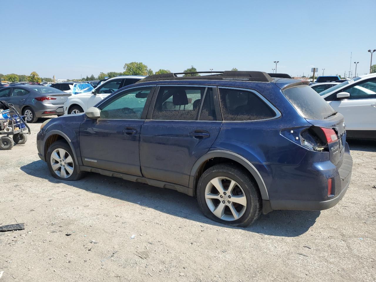2011 SUBARU OUTBACK photo 3