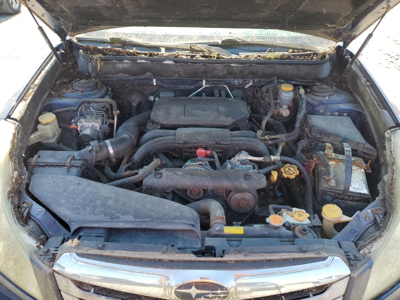 2011 SUBARU OUTBACK photo 21