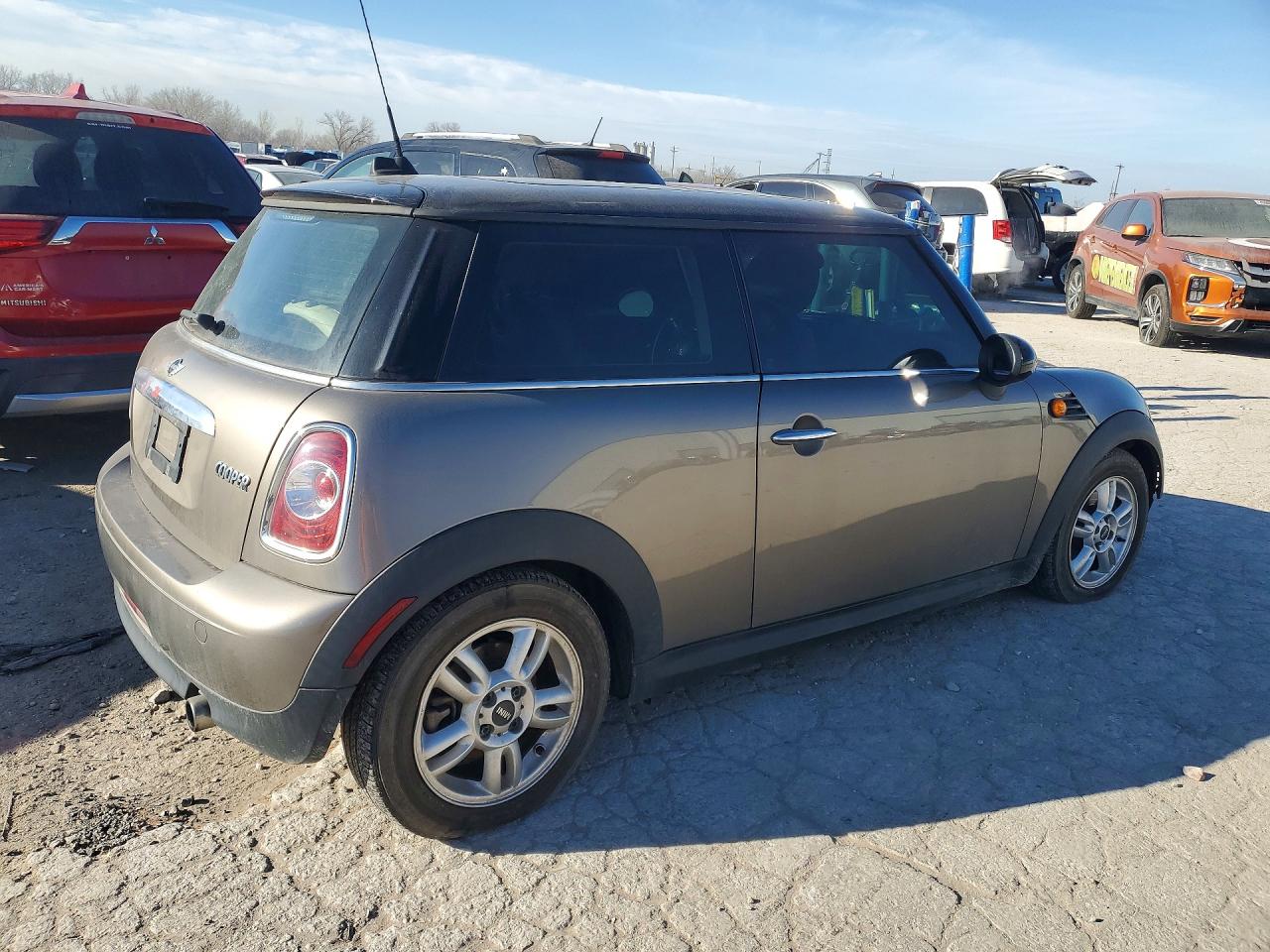 2012 MINI COOPER photo 3