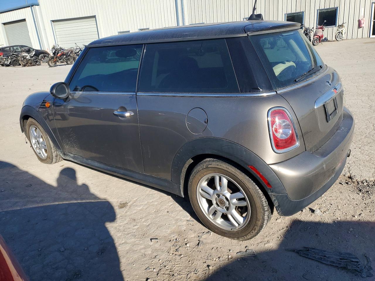 2012 MINI COOPER photo 2