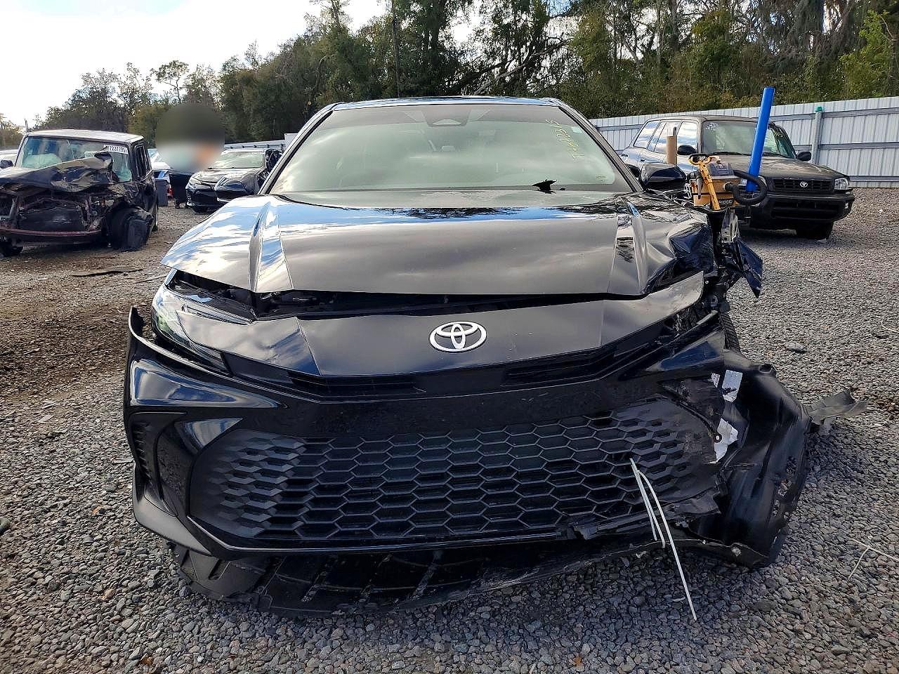 2025 TOYOTA CAMRY SE photo 5