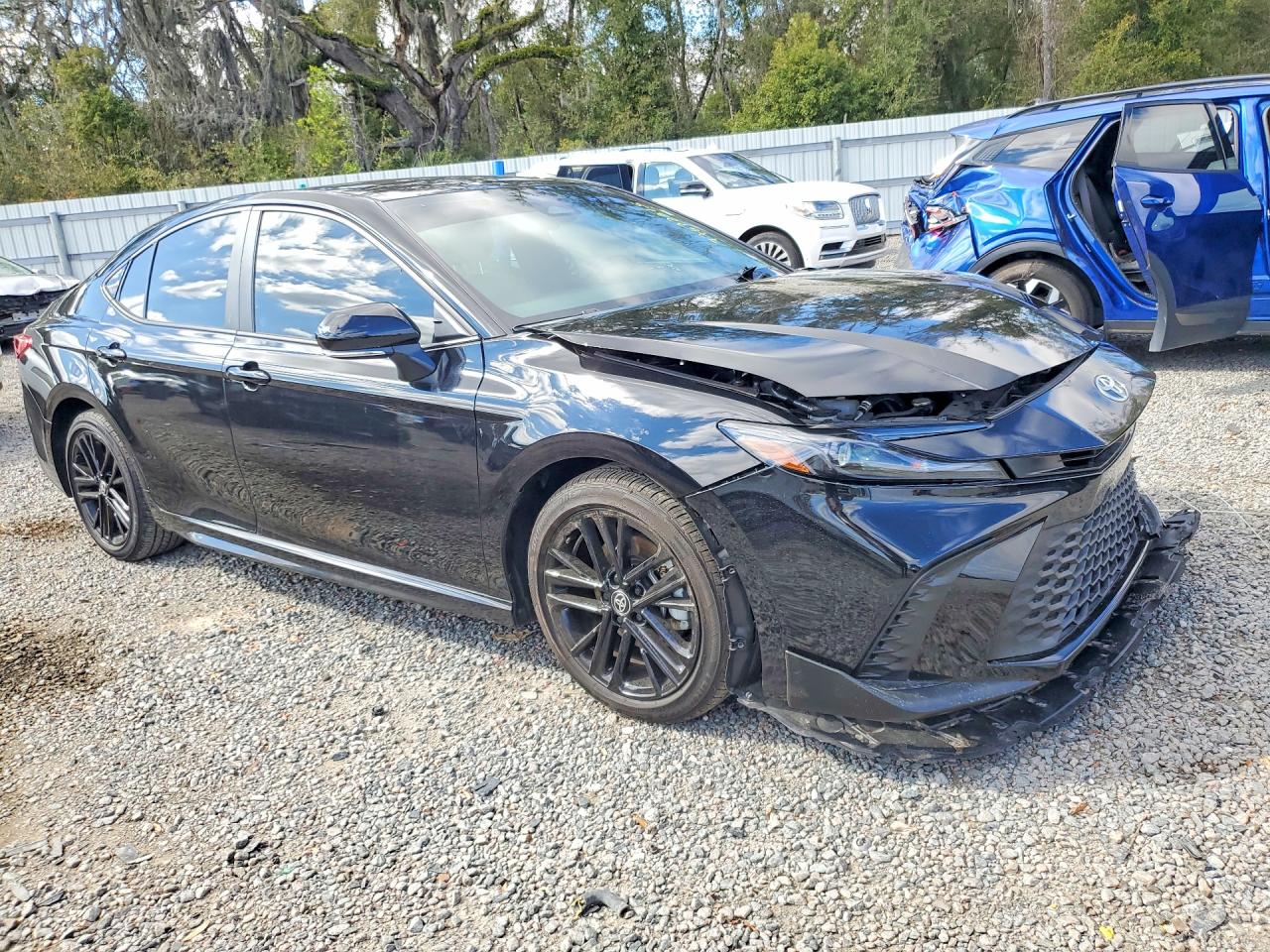2025 TOYOTA CAMRY SE photo 4