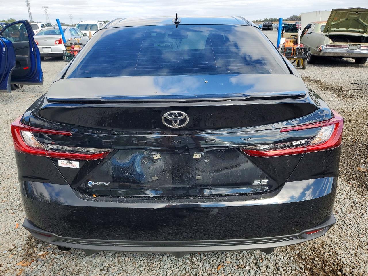 2025 TOYOTA CAMRY SE photo 6