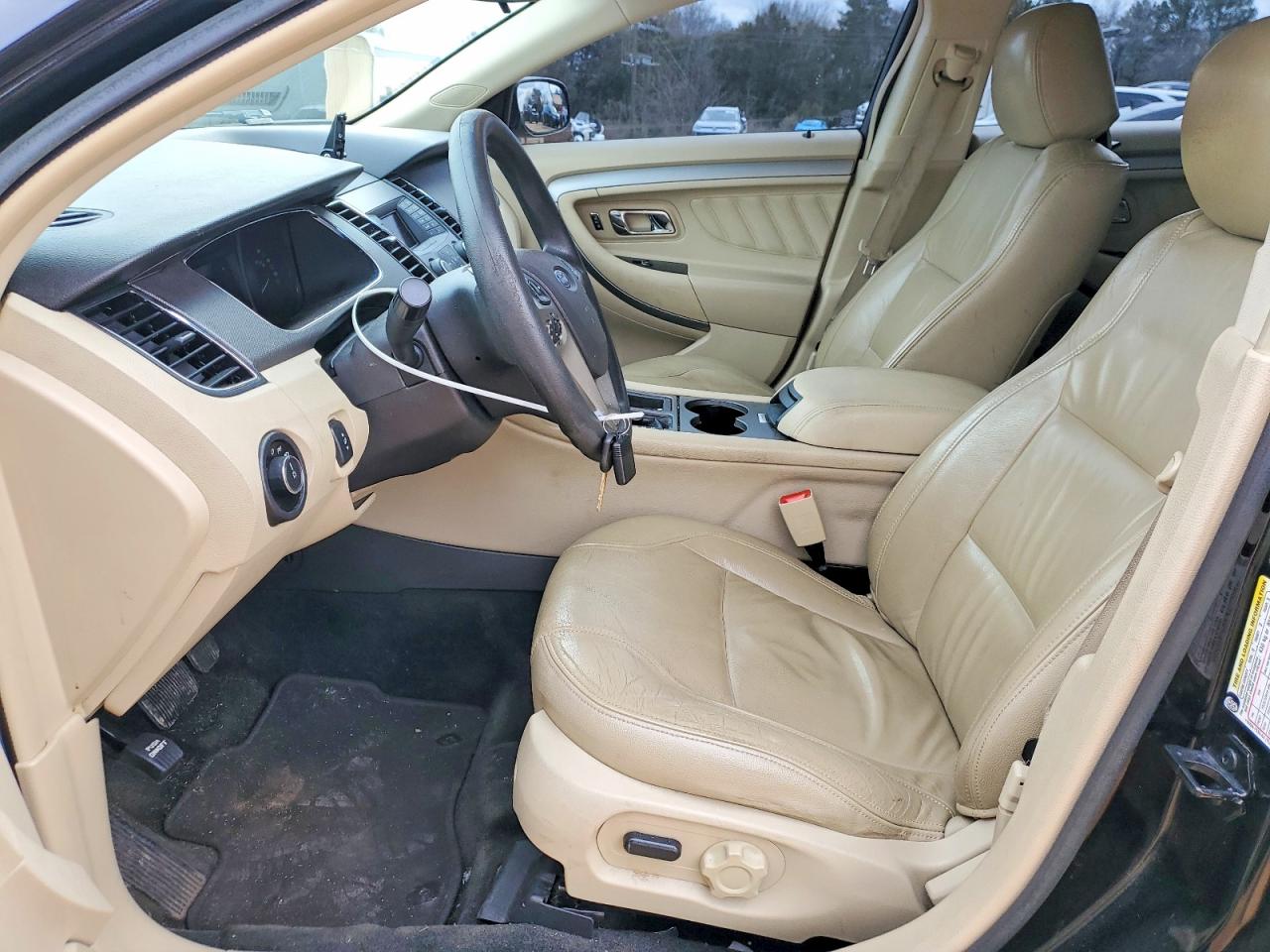 2016 FORD TAURUS SE photo 7
