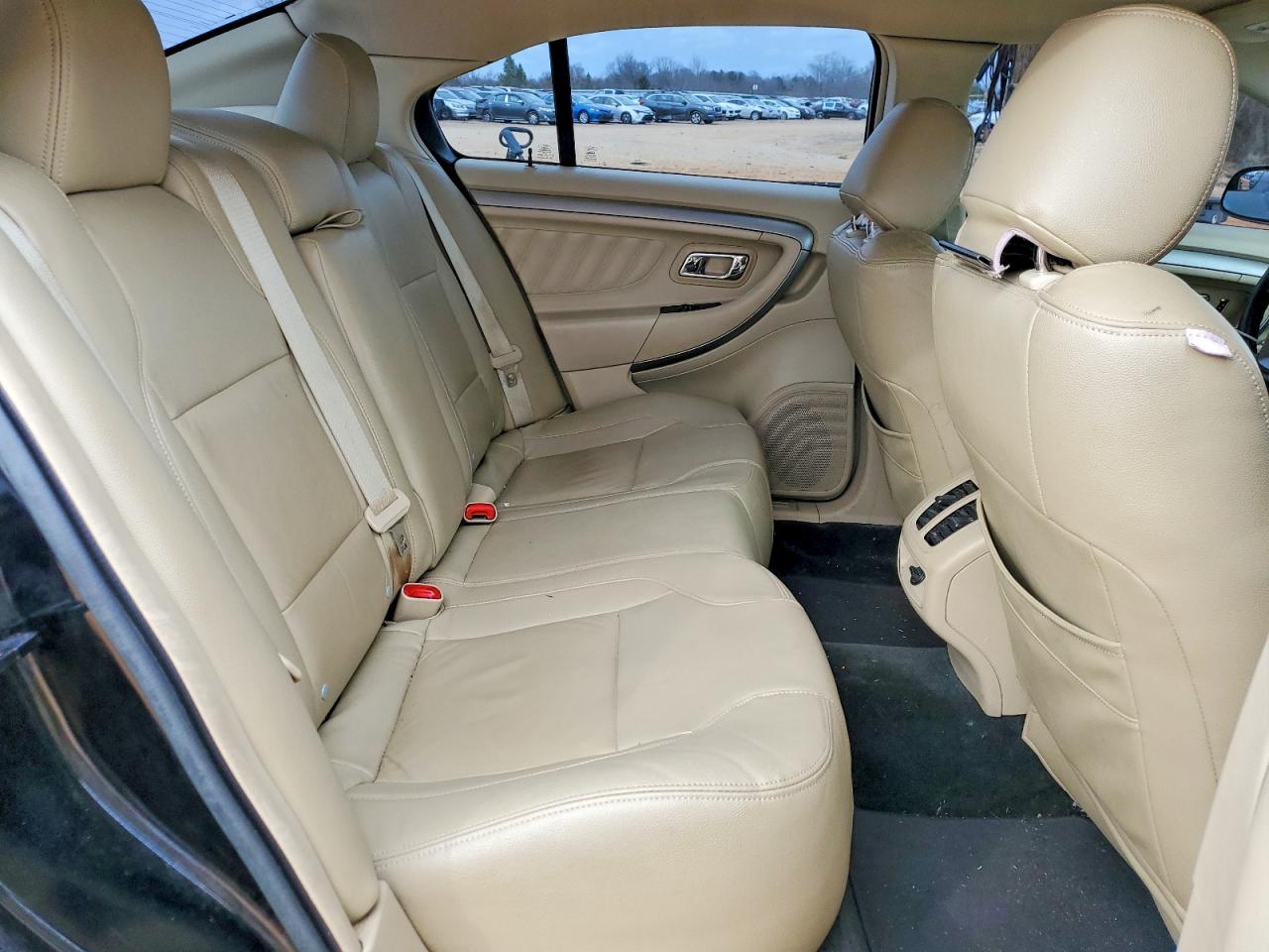 2016 FORD TAURUS SE photo 10