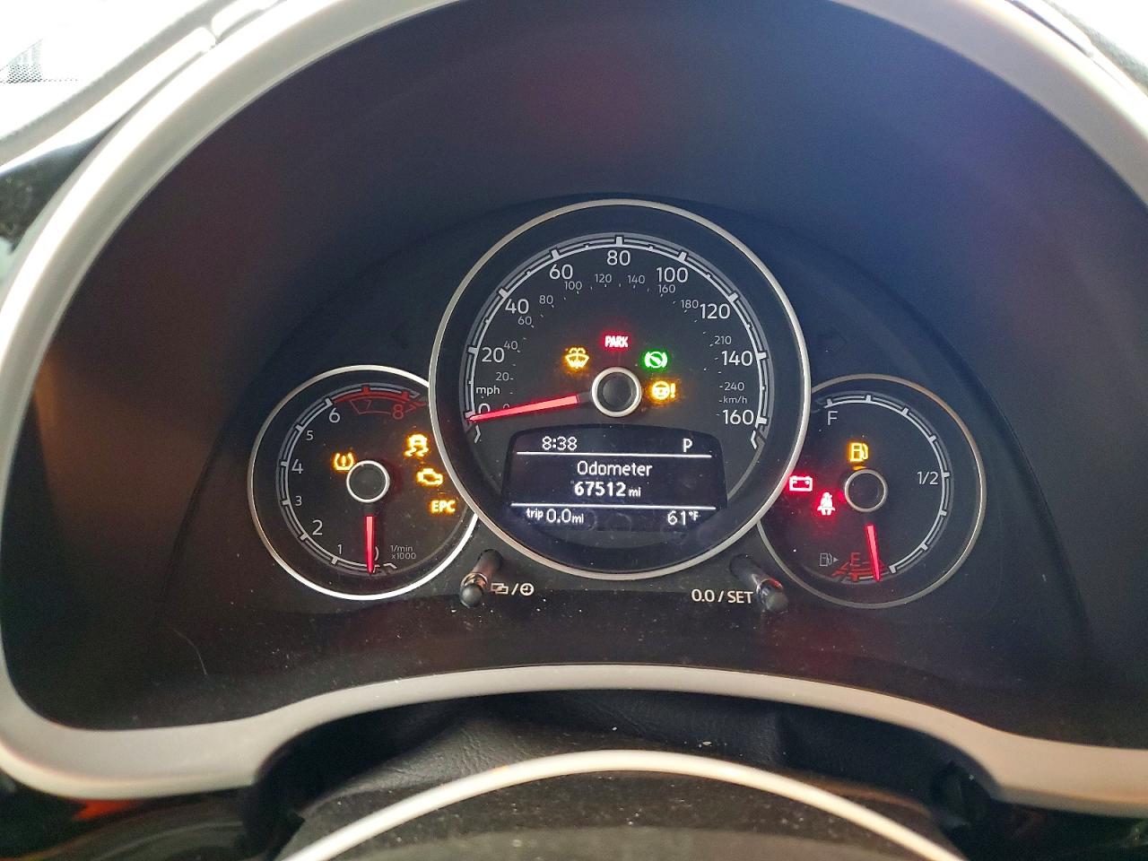 2018 VOLKSWAGEN BEETLE S photo 25