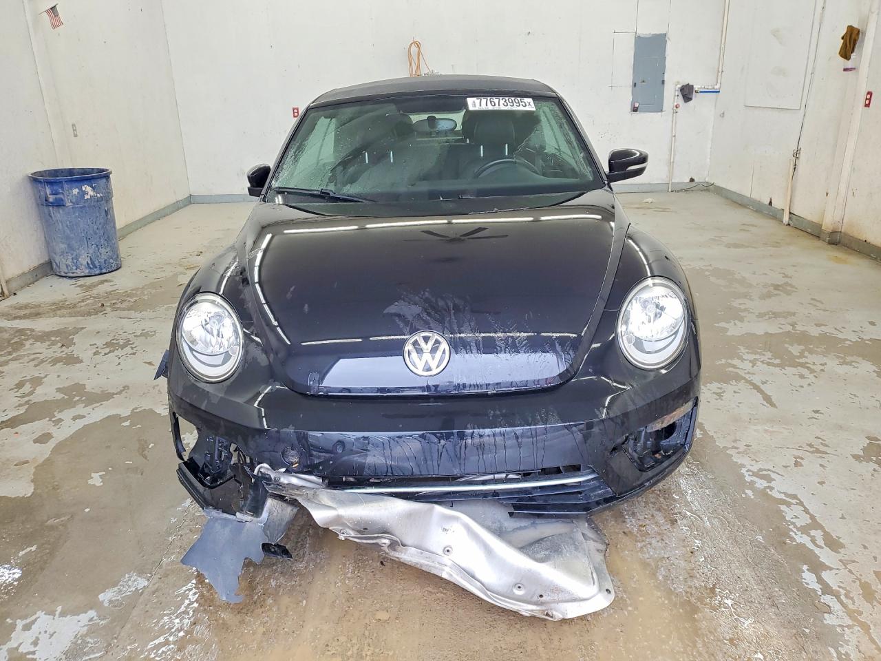 2018 VOLKSWAGEN BEETLE S photo 13
