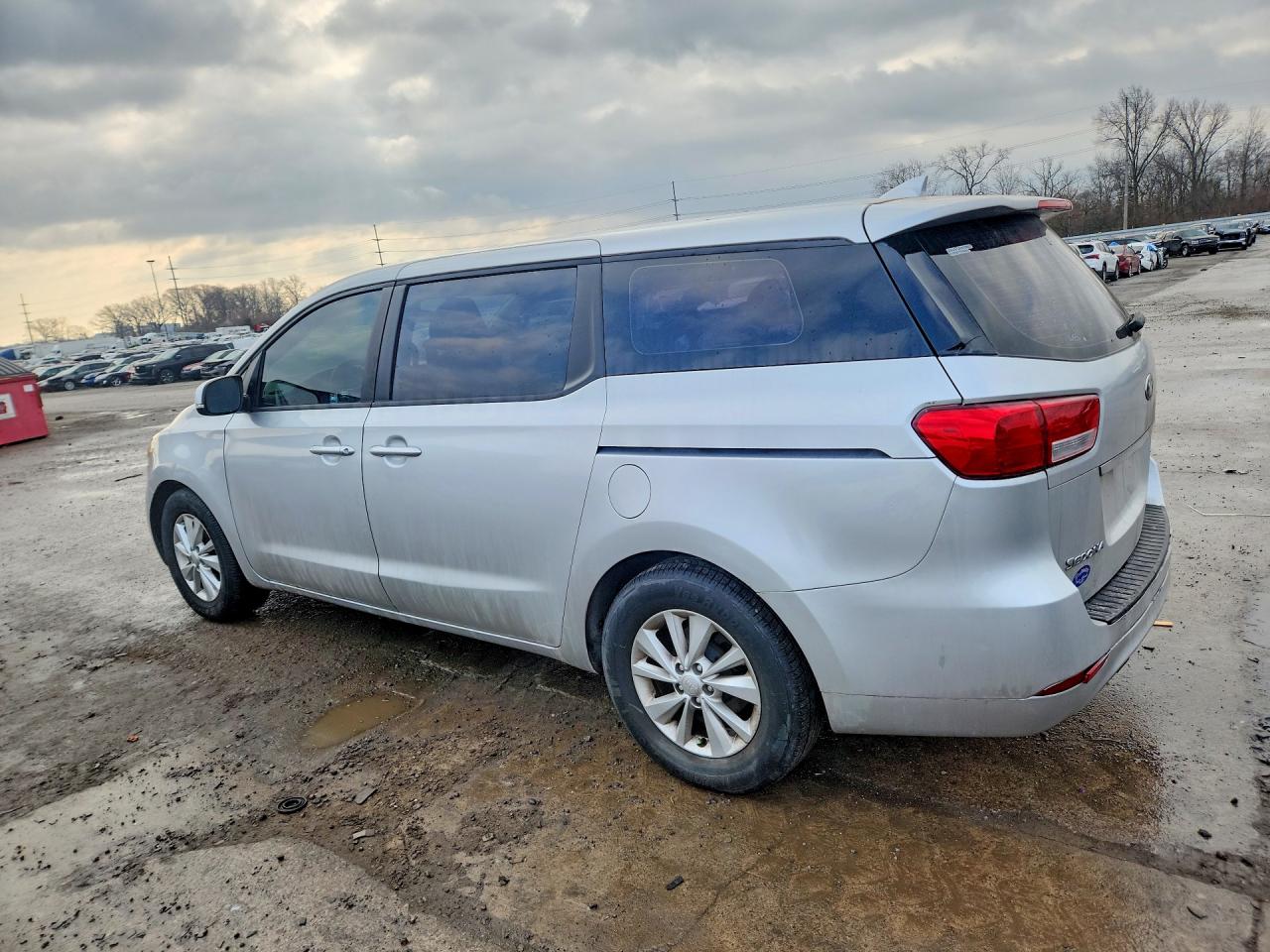2016 KIA SEDONA L photo 3