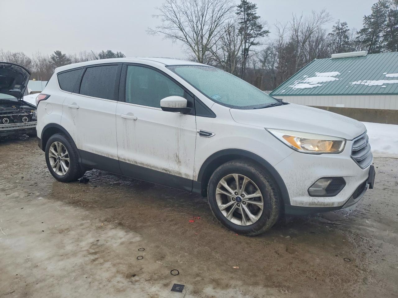 2017 FORD ESCAPE SE photo 4