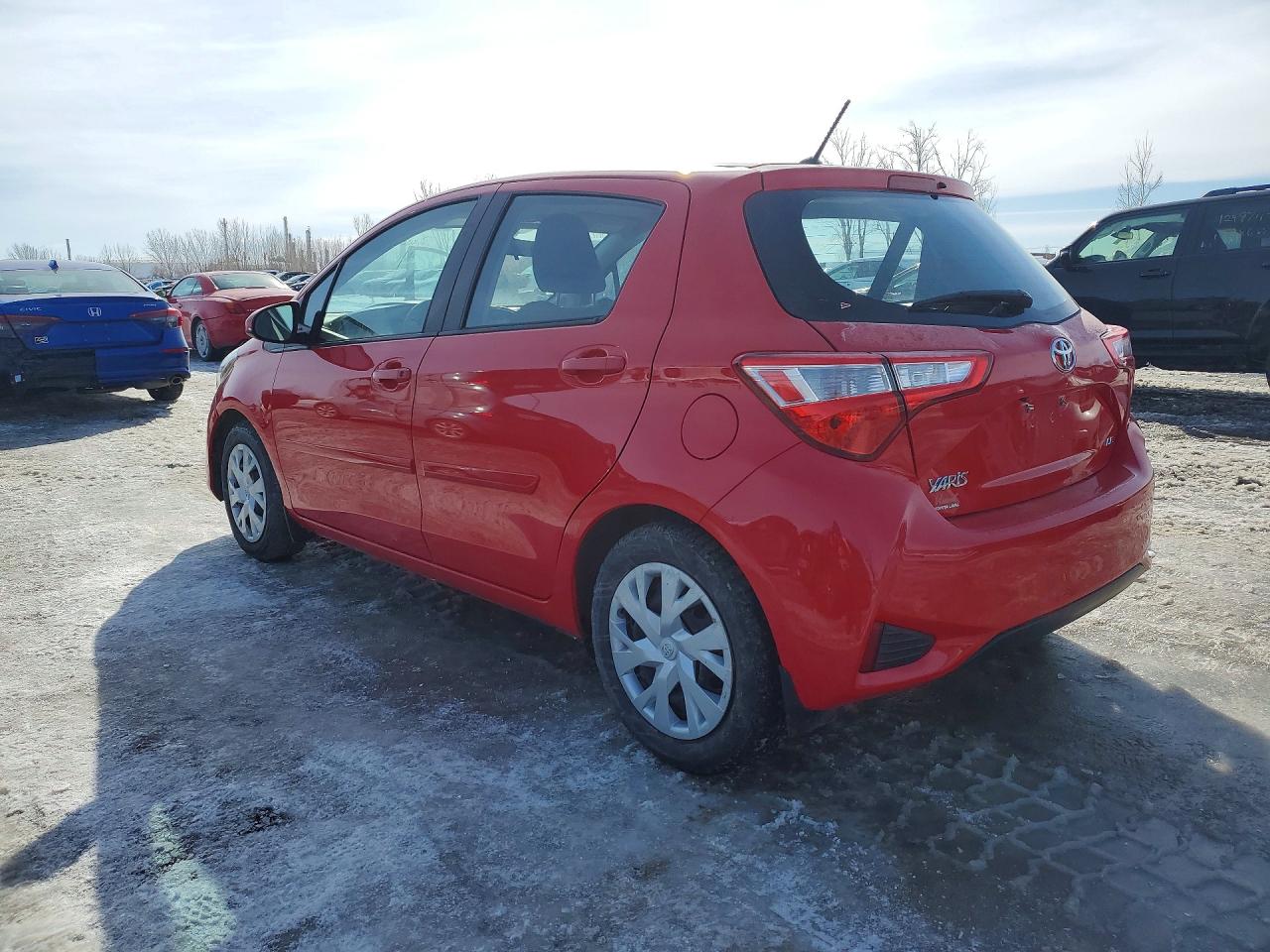 2018 TOYOTA YARIS photo 2