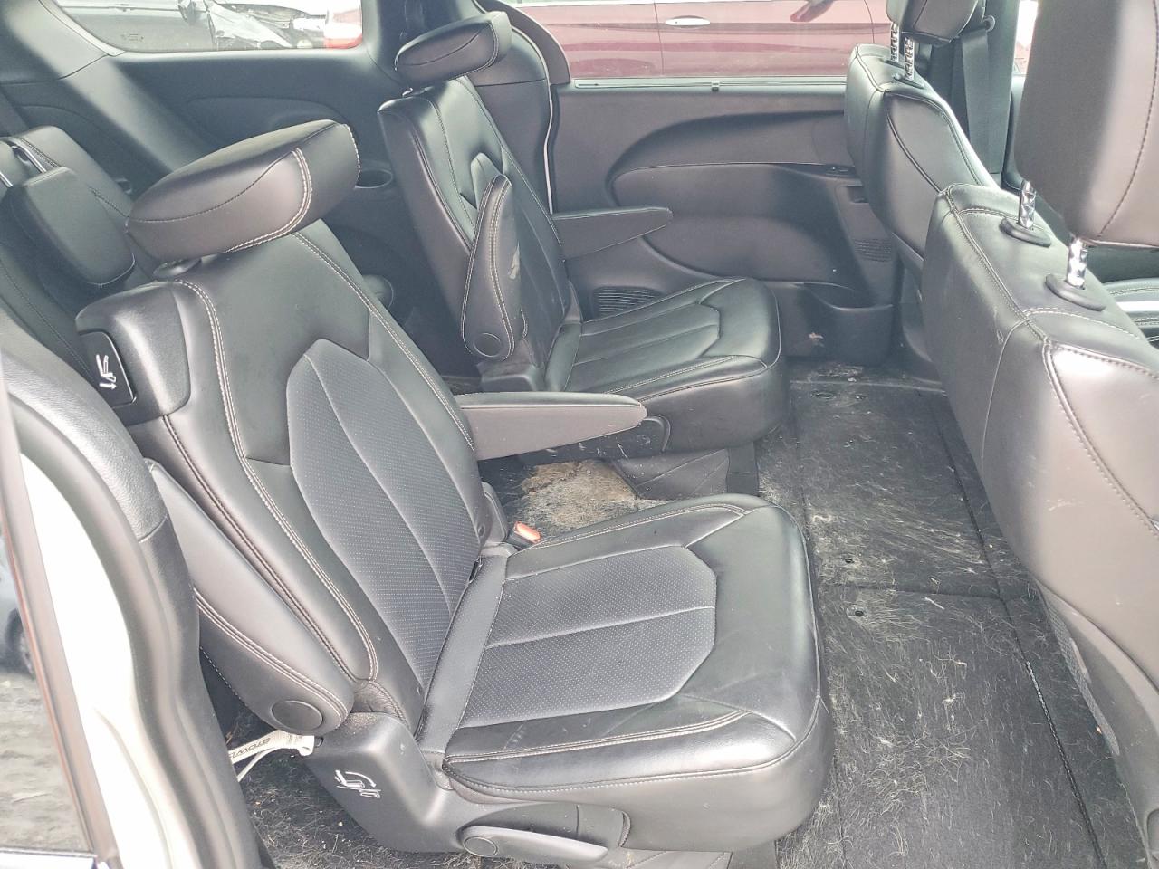 2024 CHRYSLER PACIFICA TOURING L photo 11