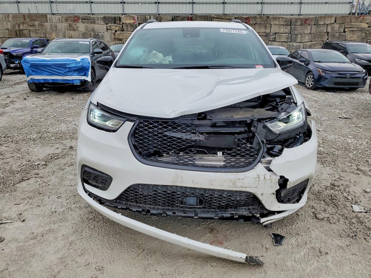 2024 CHRYSLER PACIFICA TOURING L photo 5