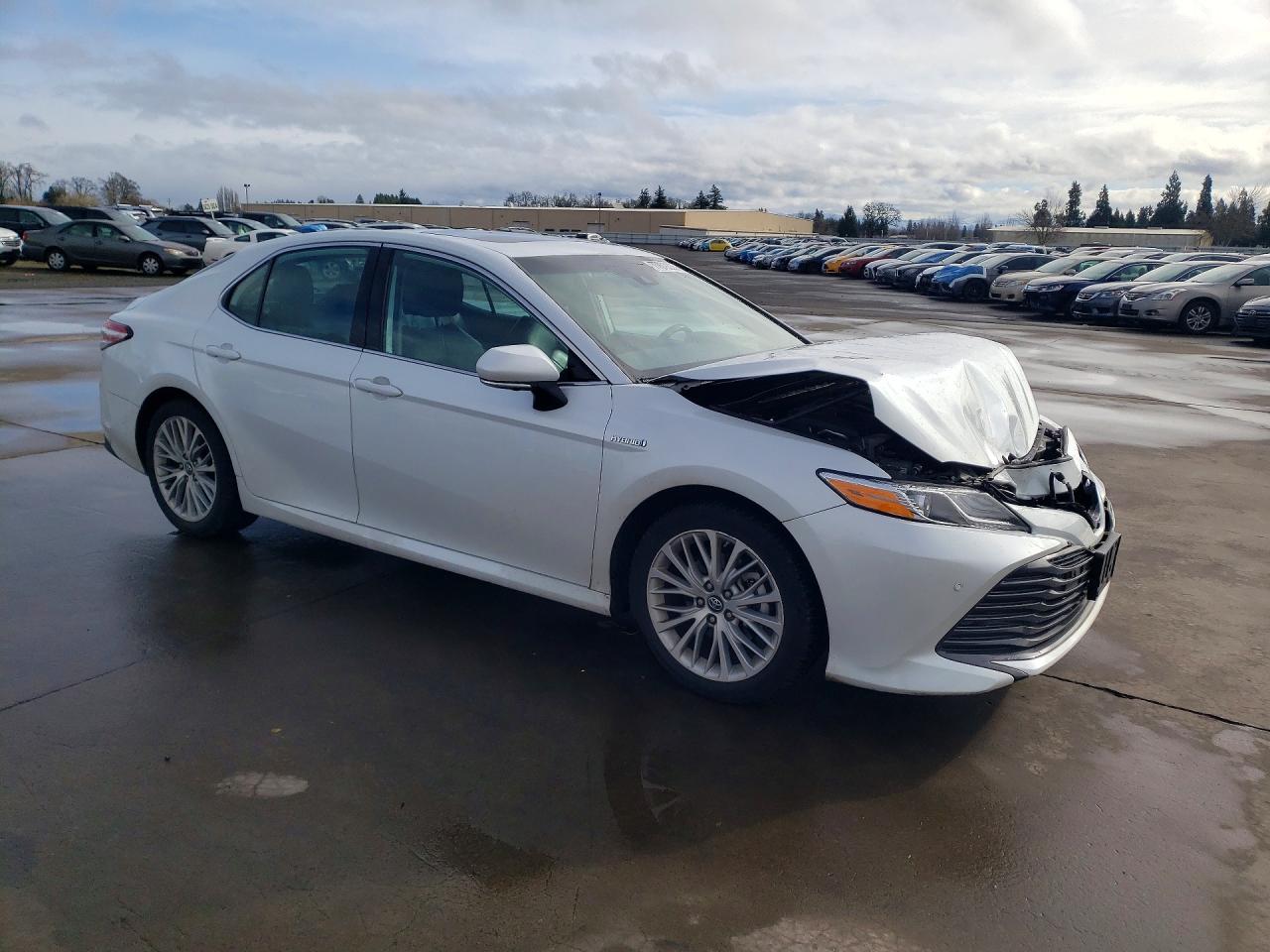 2019 TOYOTA CAMRY HYBRID photo 7