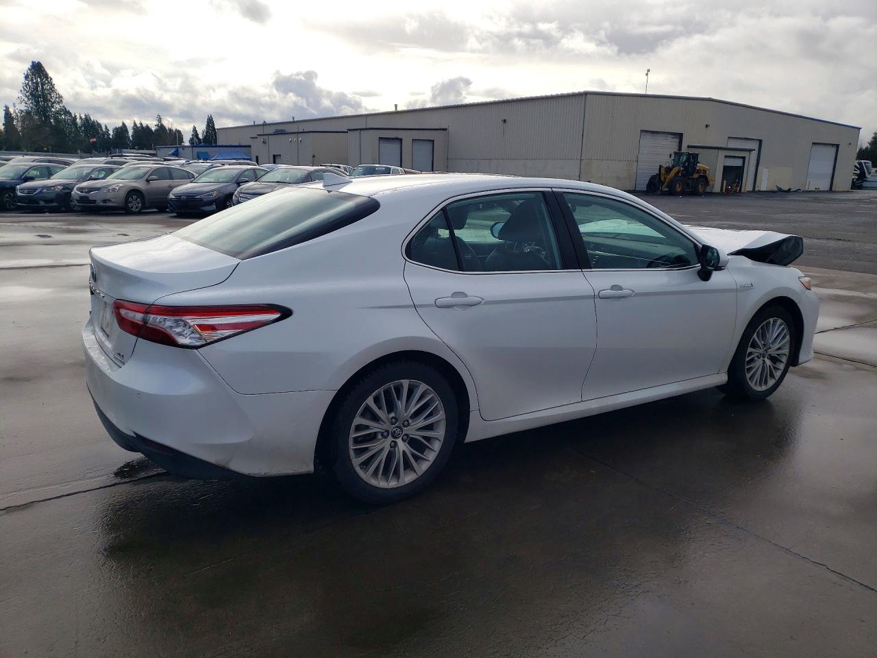 2019 TOYOTA CAMRY HYBRID photo 5