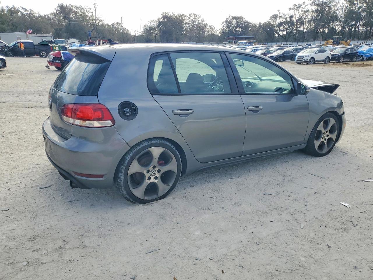 2013 VOLKSWAGEN GTI photo 5