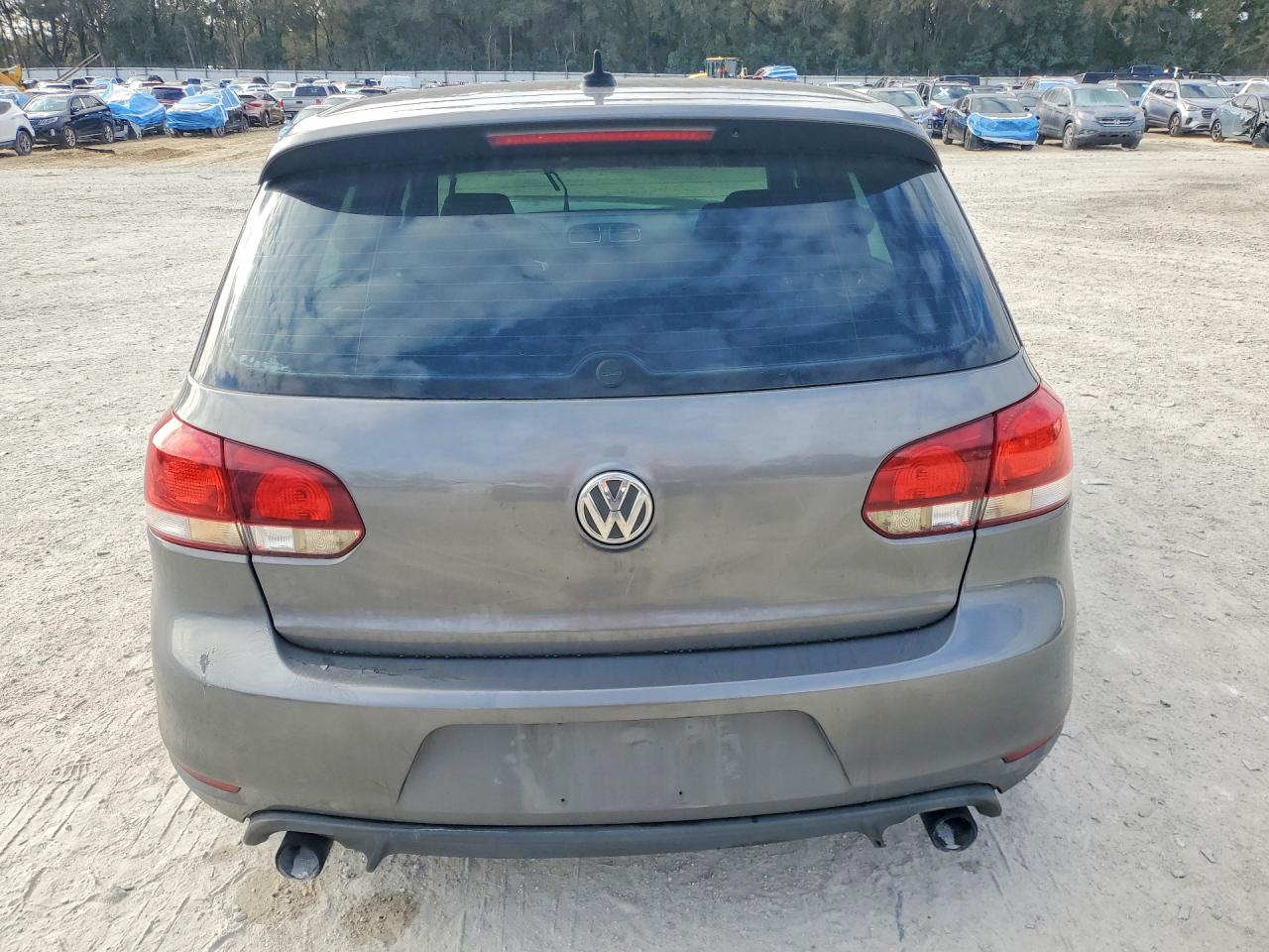 2013 VOLKSWAGEN GTI photo 11