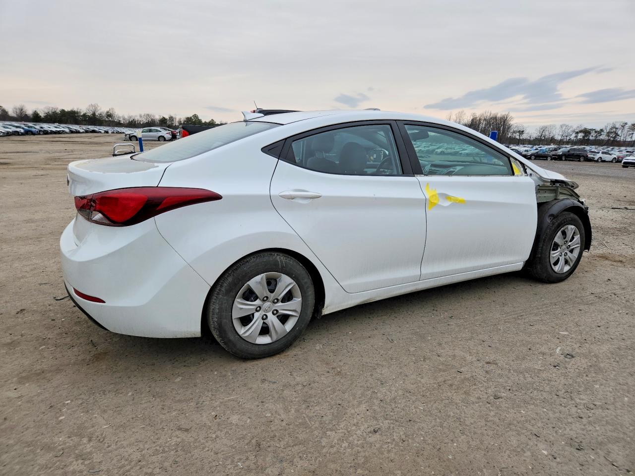 2016 HYUNDAI ELANTRA SE photo 7