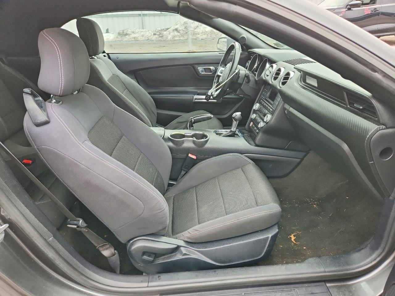 2016 FORD MUSTANG photo 25