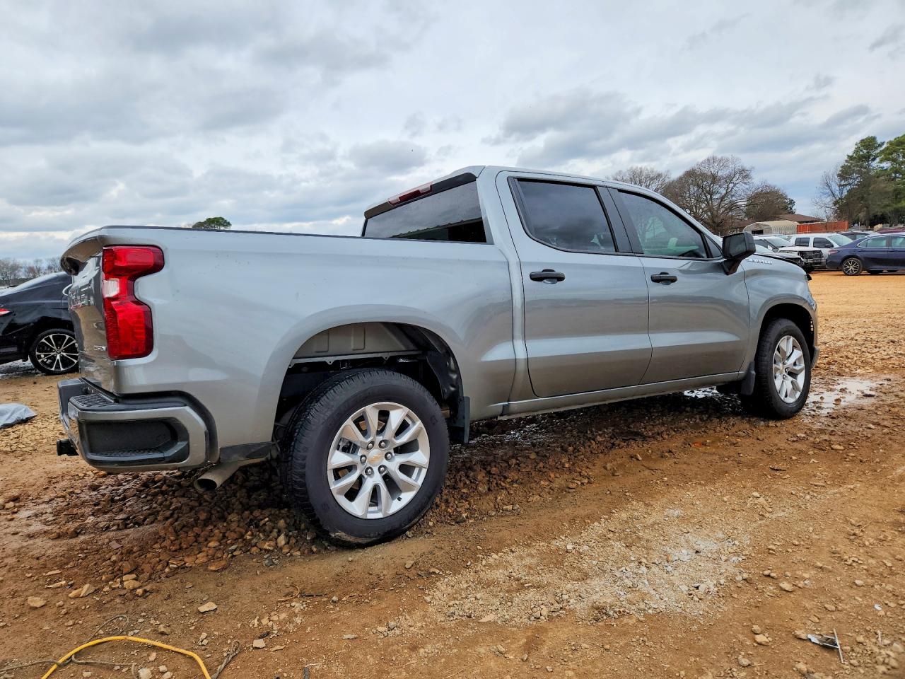2025 CHEVROLET SILVERADO C1500 CUSTOM photo 3