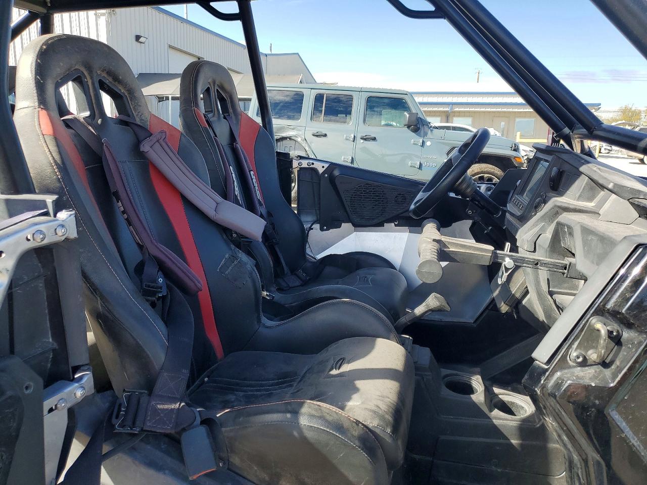 2018 POLARIS RZR UTILITY VEHICLE photo 5