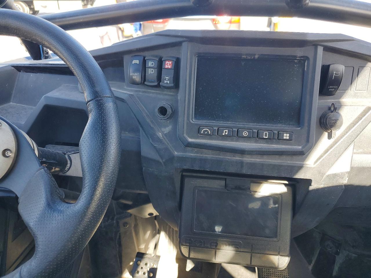 2018 POLARIS RZR UTILITY VEHICLE photo 8