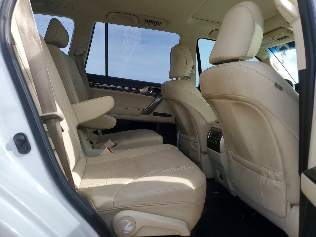2020 LEXUS GX photo 11