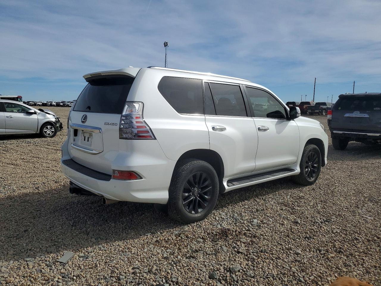 2020 LEXUS GX photo 3