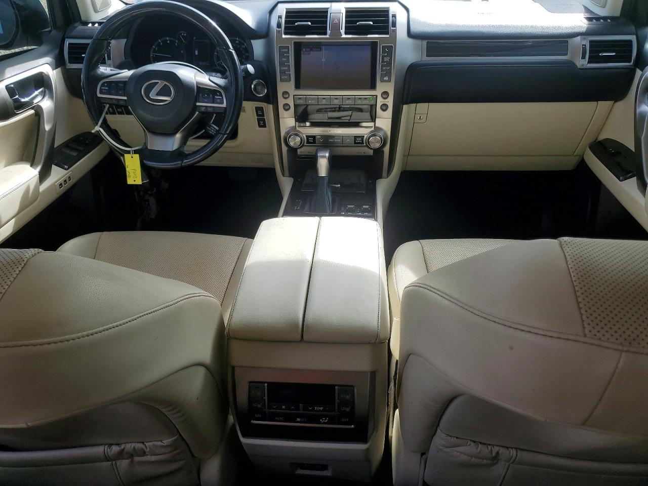 2020 LEXUS GX photo 8
