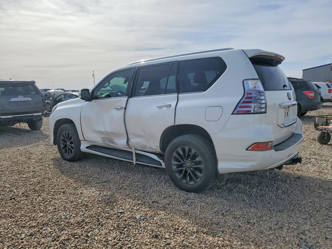 2020 LEXUS GX photo 2