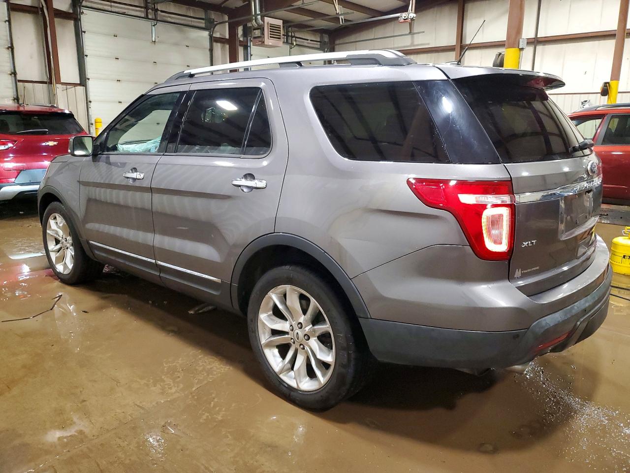 2014 FORD EXPLORER XLT photo 3