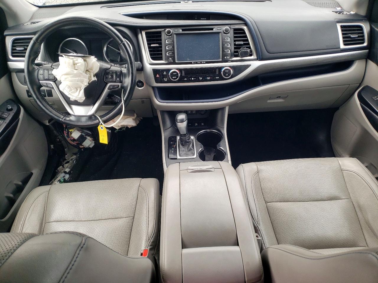 2017 TOYOTA HIGHLANDER LIMITED photo 8