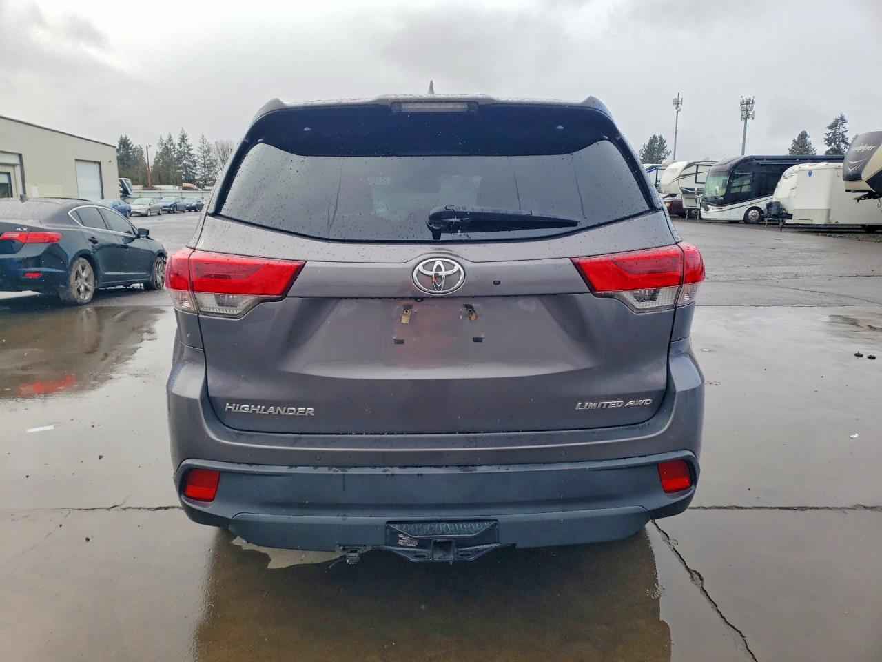 2017 TOYOTA HIGHLANDER LIMITED photo 6
