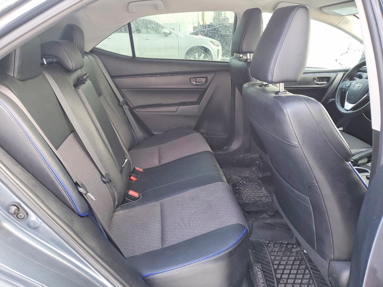 2018 TOYOTA COROLLA L photo 10