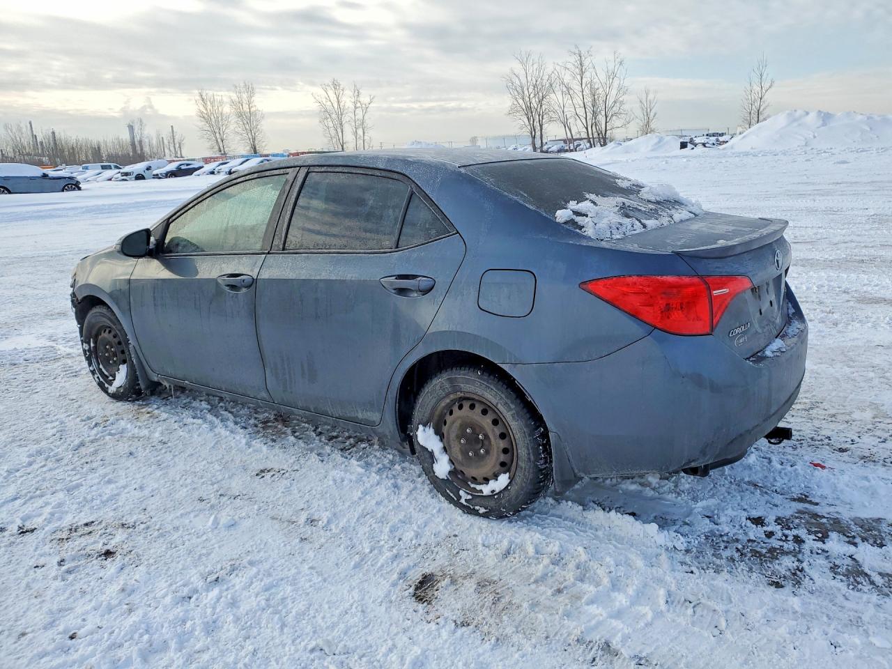 2018 TOYOTA COROLLA L photo 2