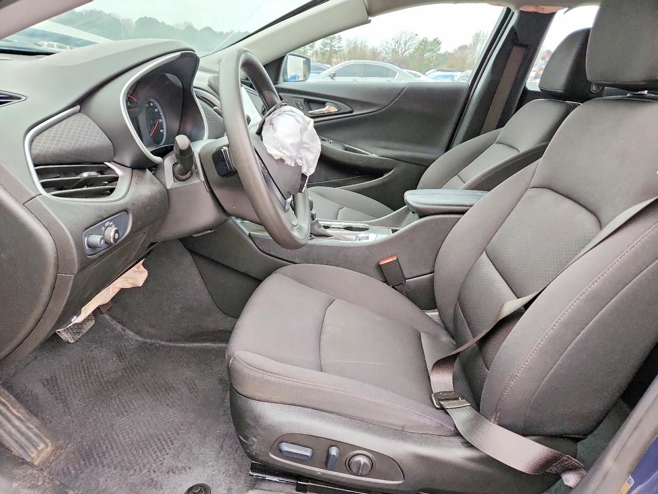 2025 CHEVROLET MALIBU LT photo 13