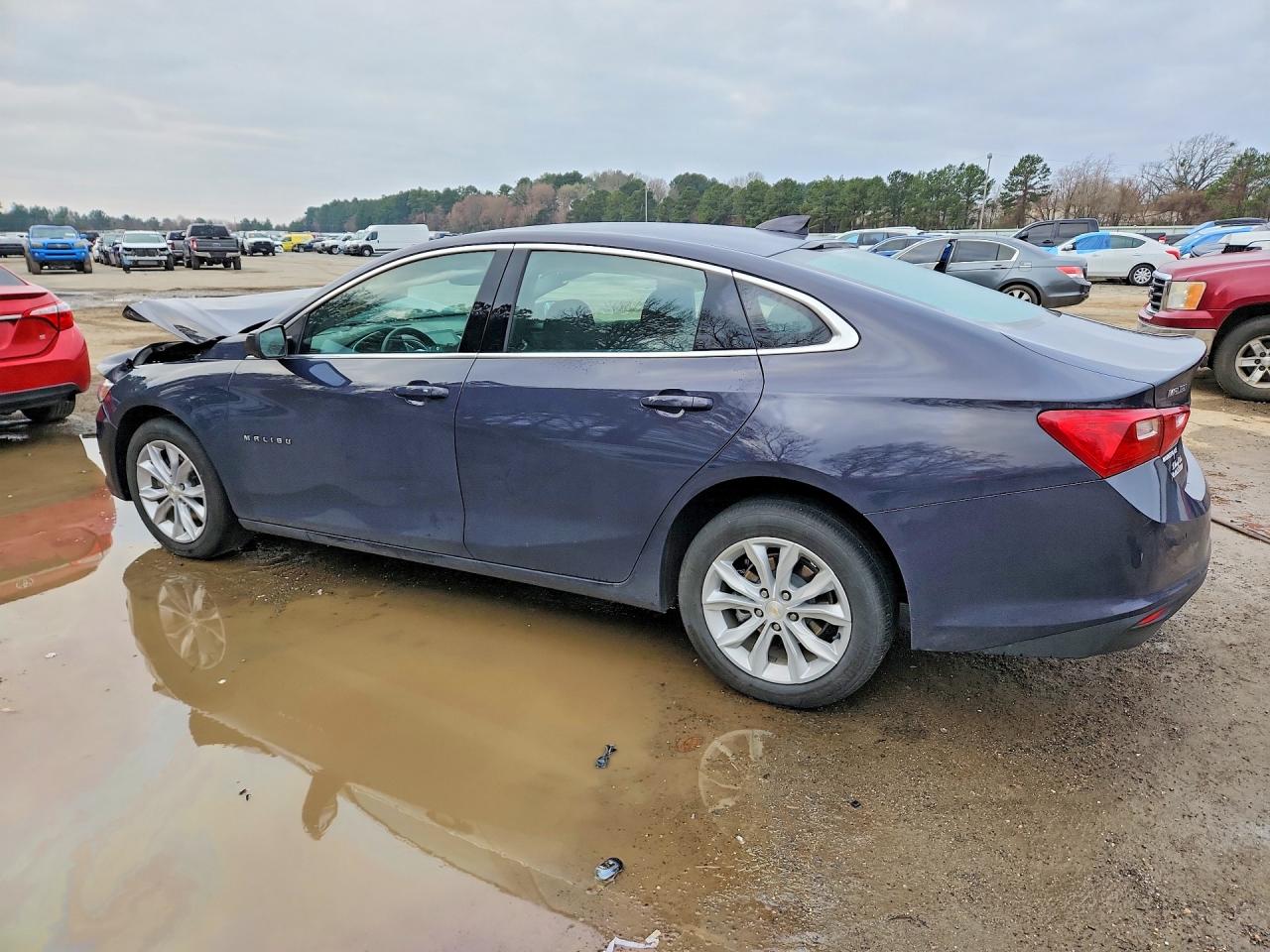 2025 CHEVROLET MALIBU LT photo 3