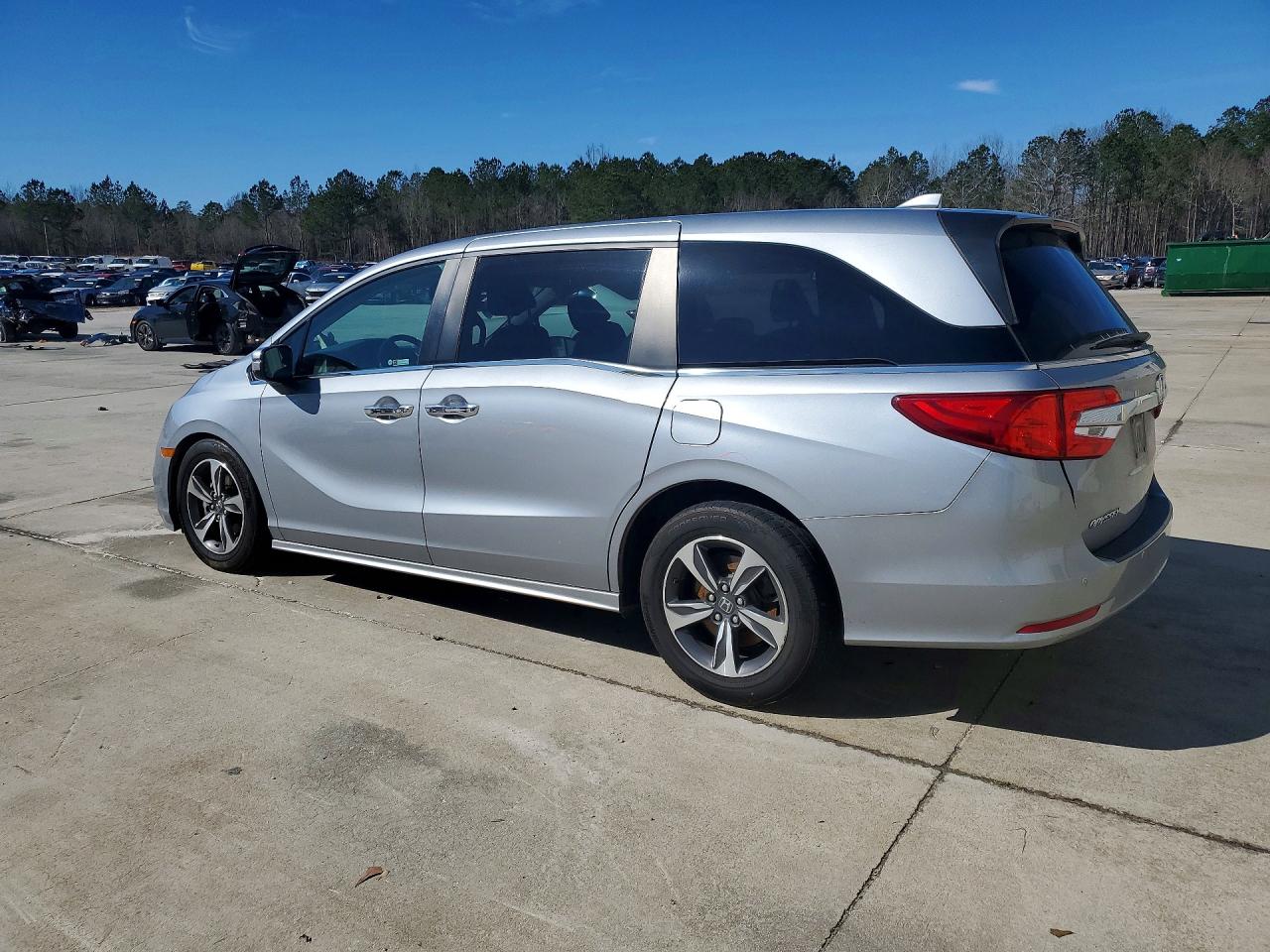 2019 HONDA ODYSSEY TOURING photo 2