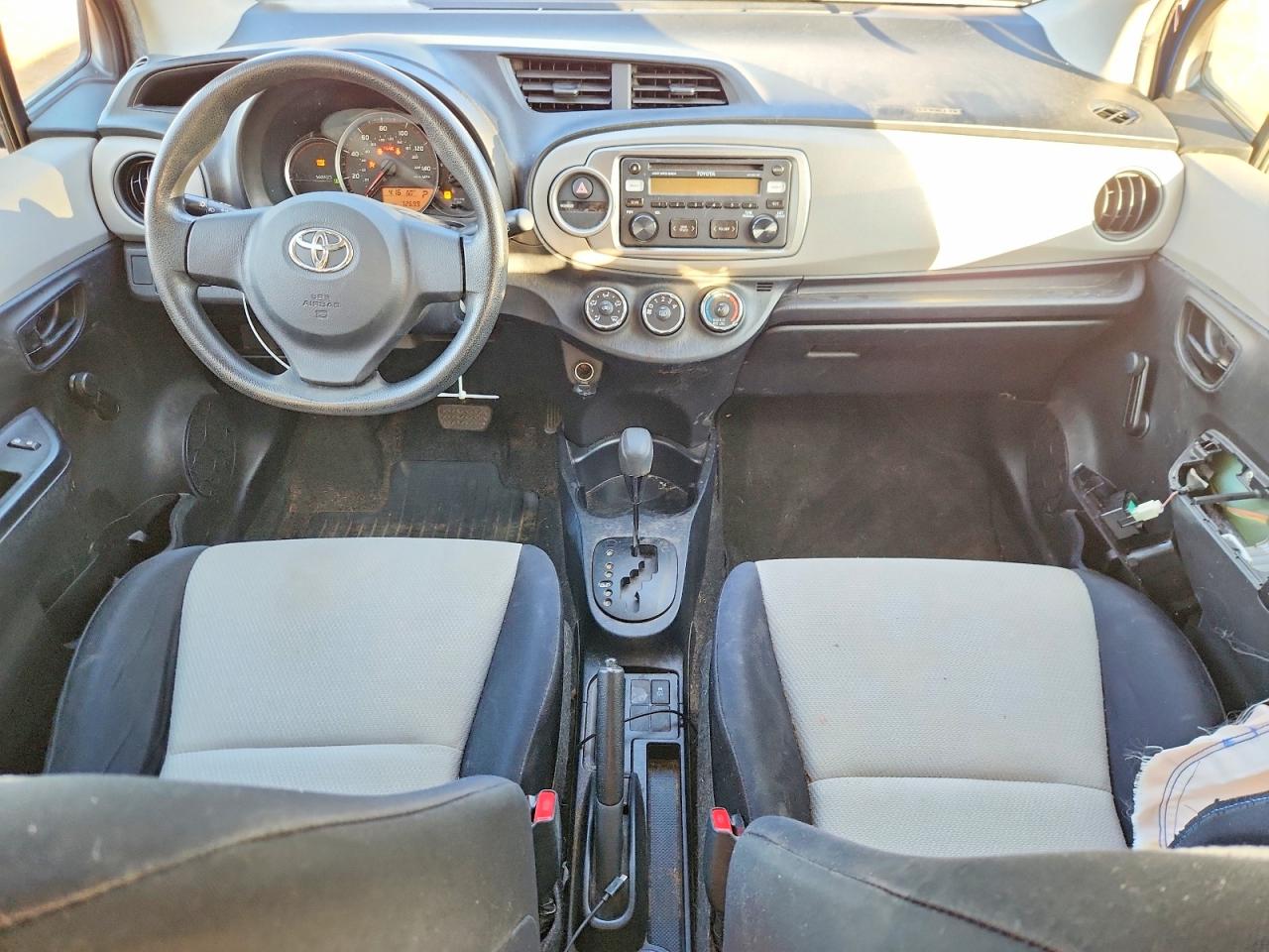 2012 TOYOTA YARIS 5-DOOR L photo 8